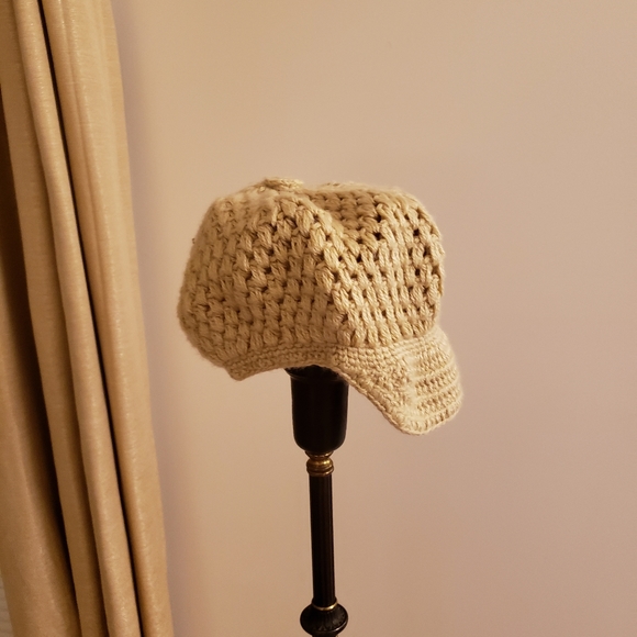 Two similar style hatz - Picture 4 of 6